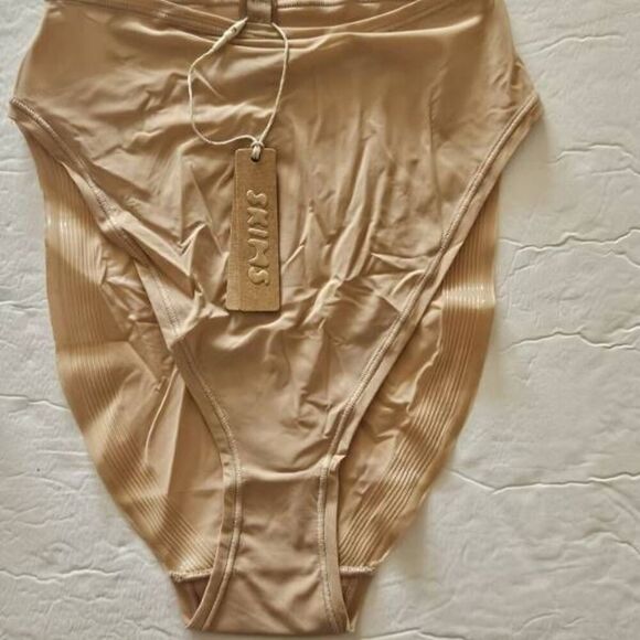2 PAIR SKIMS HI CUT BRIEF PANTY NWT - Picture 2 of 13